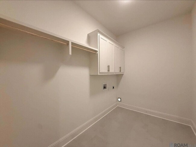 Building Photo - 7671 Dearborne Dr