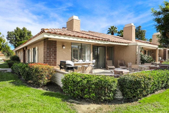 Building Photo - 175 Gran Via