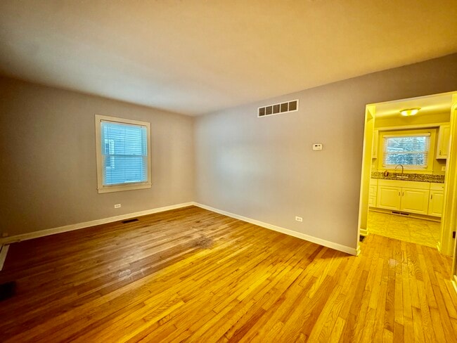 Building Photo - 28W791 Batavia Rd