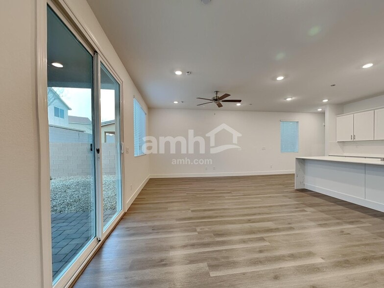 Building Photo - 8365 Flagpole Loop Ave