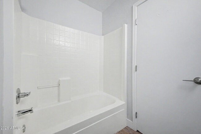 Building Photo - 2423 E Winged Foot Dr