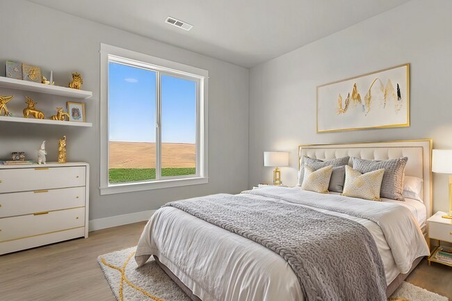 Building Photo - Move in ready luxury home!