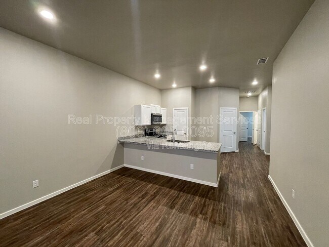 Building Photo - 2108 Langford Ave