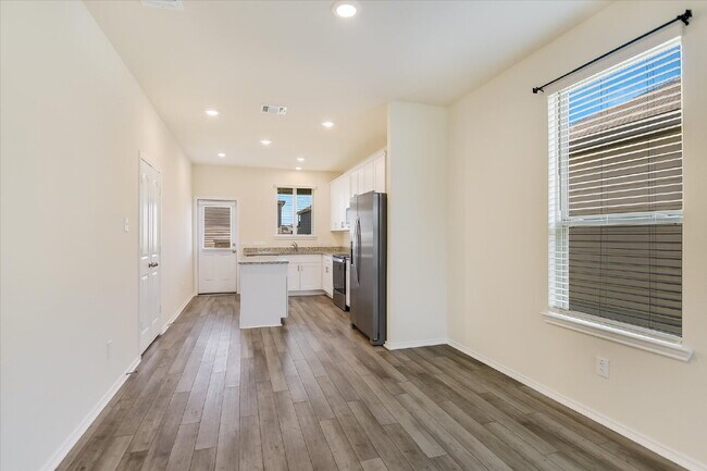 Building Photo - 216 The Duke Dr