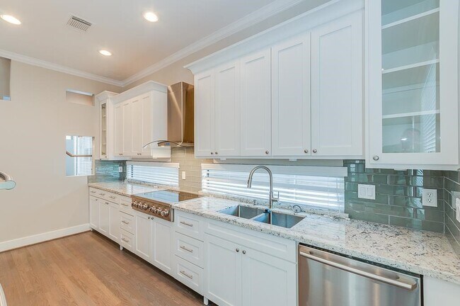 Building Photo - 650 Birdsall St