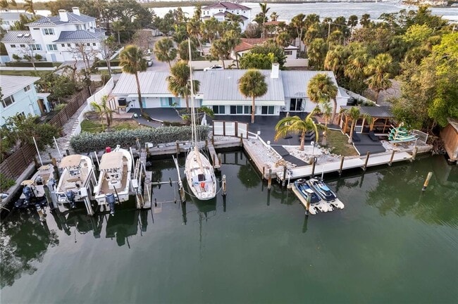 Building Photo - 31 Lands End Ln