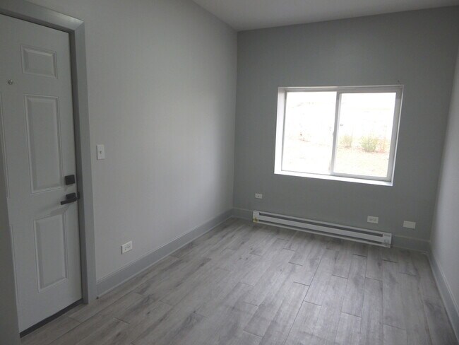 Building Photo - 303 Stone St