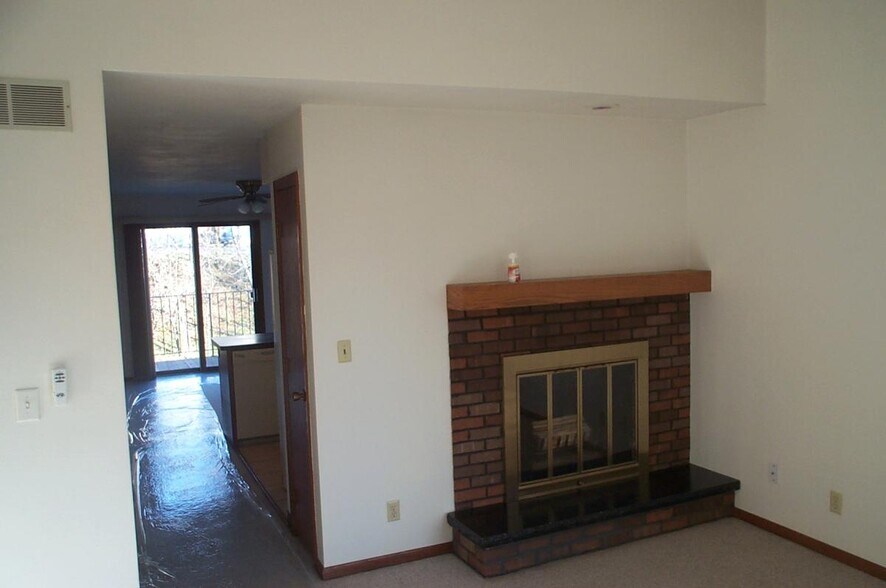 Living Room with fireplace - 2834 Sandy Hollow Rd