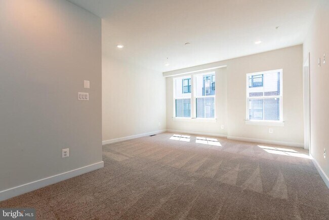 Building Photo - 2328 Water Promenade Ave