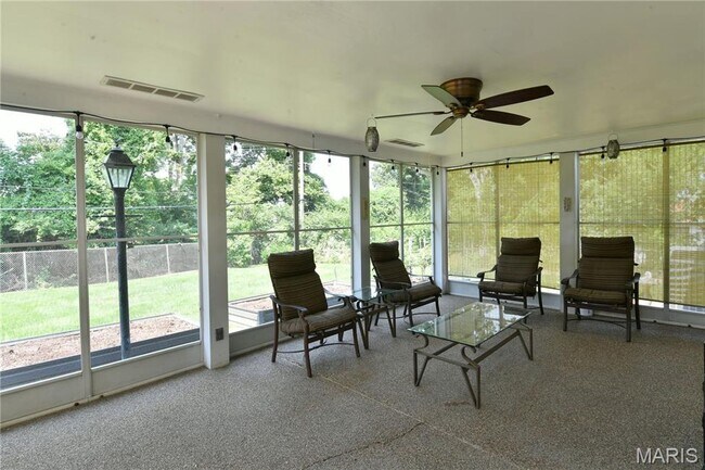 Building Photo - 965 Orchard Lakes Dr