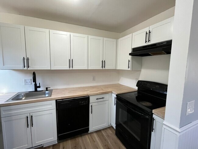 Building Photo - 7613 Mine Valley Rd