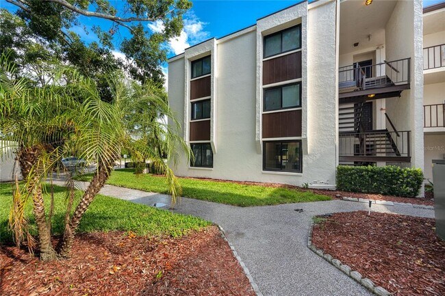 Building Photo - 2207 Belleair Rd