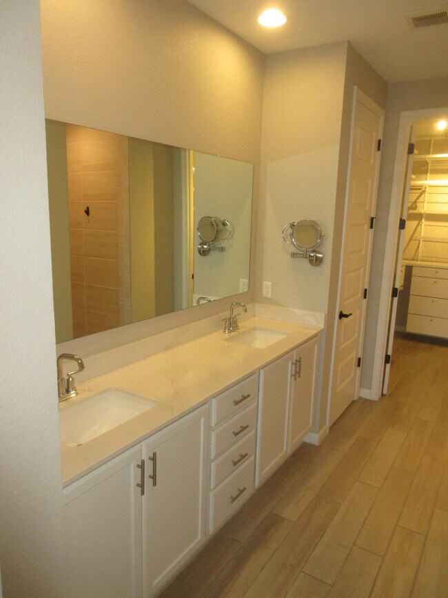 Building Photo - 8715 Sugarite Trail NE