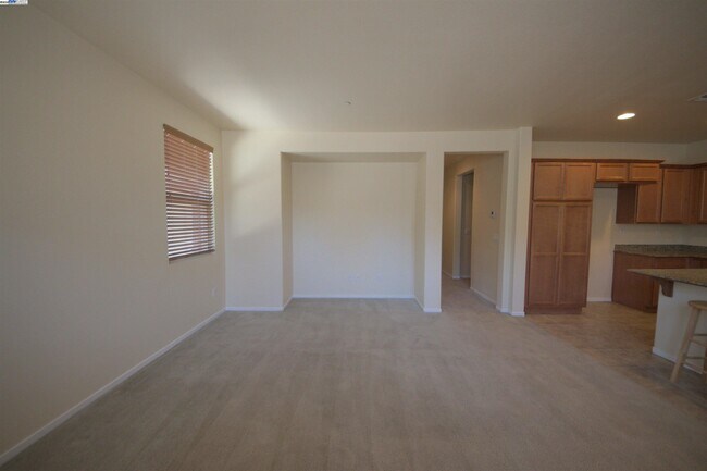Building Photo - 549 Chaparral Loop