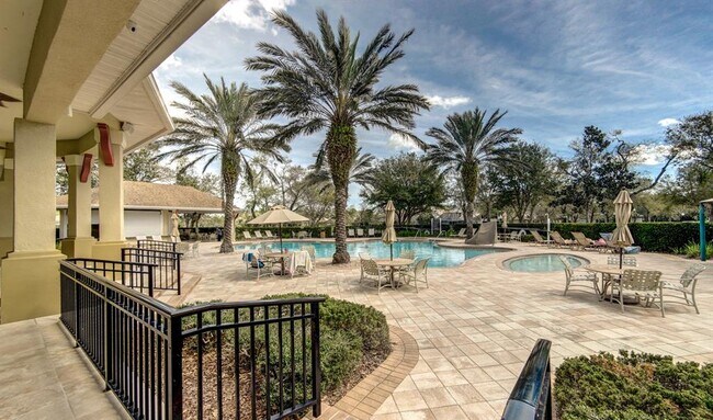 Building Photo - 17 N Village Dr