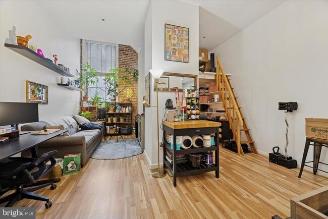 Building Photo - 315 New St