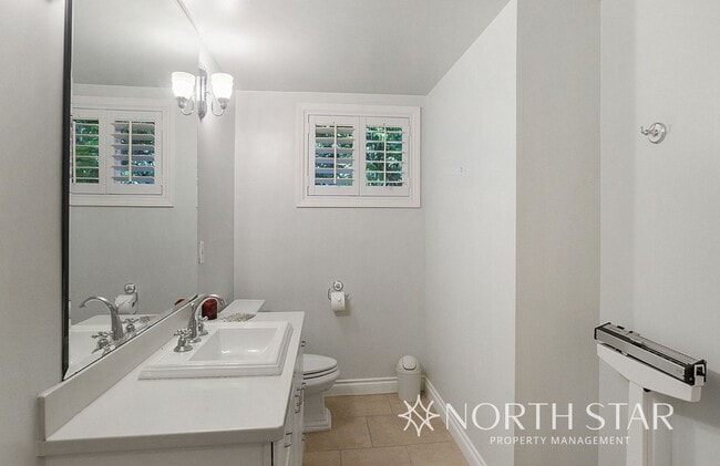 Building Photo - Live in a National Historic Home