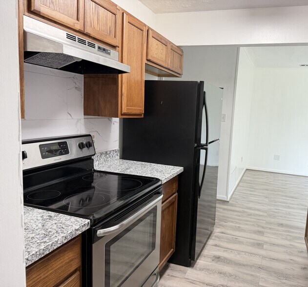 Kitchen - 2208 Angus St