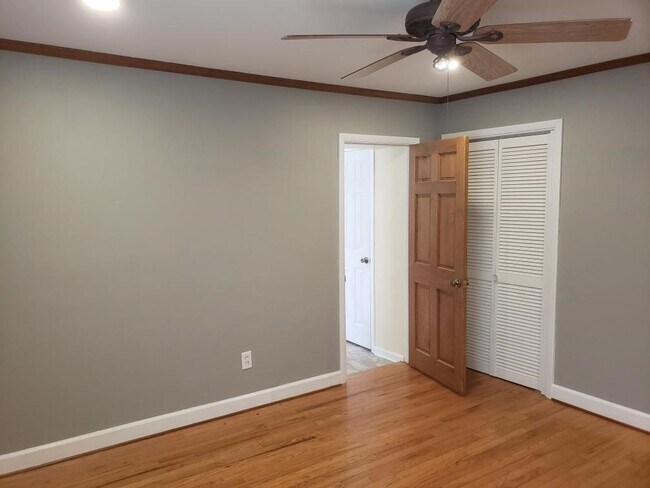 Building Photo - *Move in Savings* This exclusive offer won...