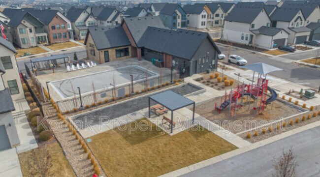 Building Photo - 2442 N Gotland Wy