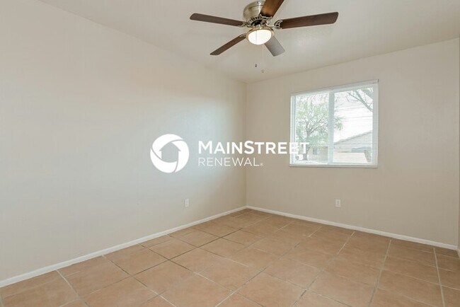Building Photo - 3 Bedroom Pet-Friendly Home in Tucson, AZ with Main Street Renewal