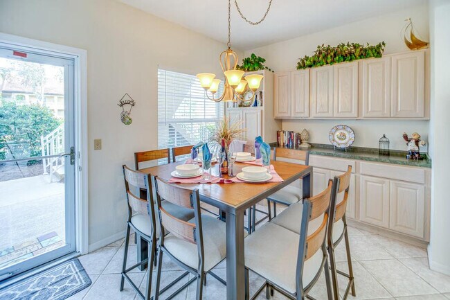 Building Photo - 9851 Costa Mesa Ln