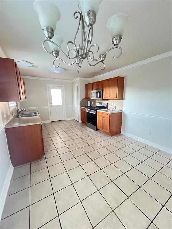 Building Photo - 1614 York Creek Dr
