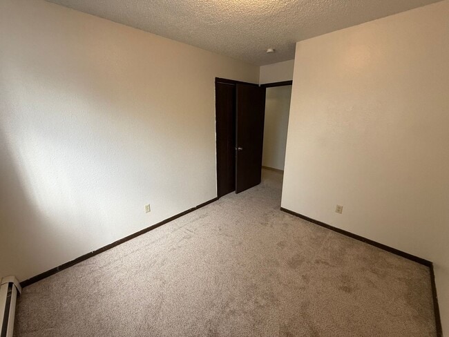 Building Photo - 816 W 23rd Ave