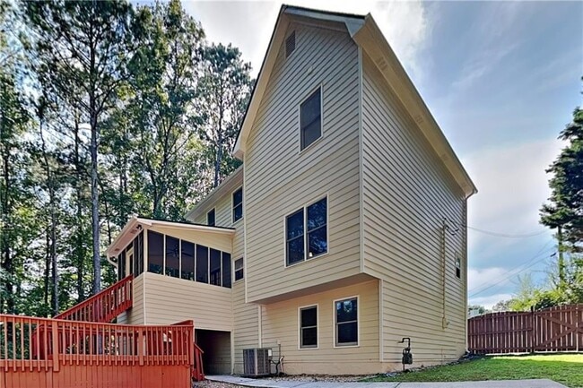 Building Photo - 44 Oak Landing Ct S
