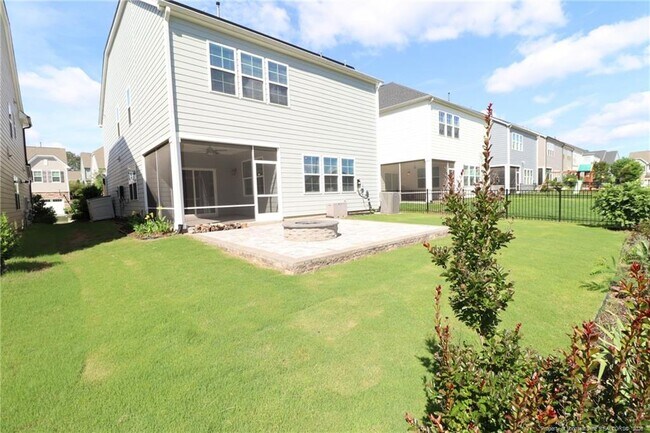 Building Photo - 2936 Baronial St