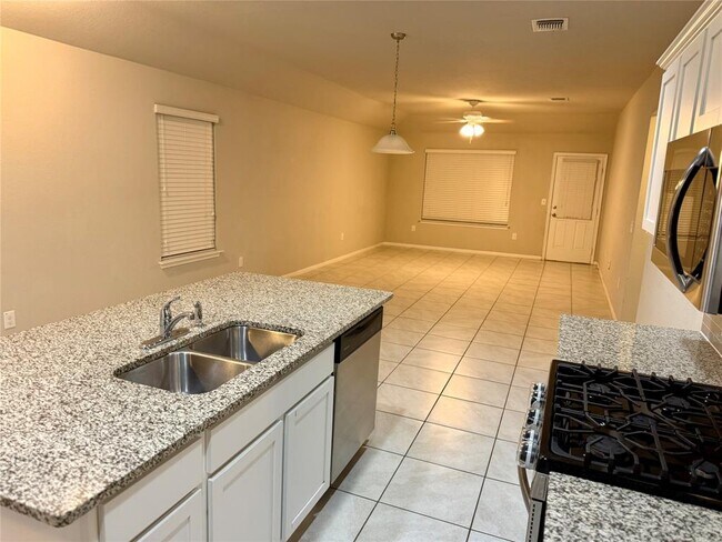 Building Photo - 10405 Hatton Ln
