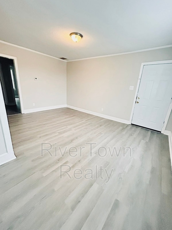 Building Photo - 3175 Jackson Ave