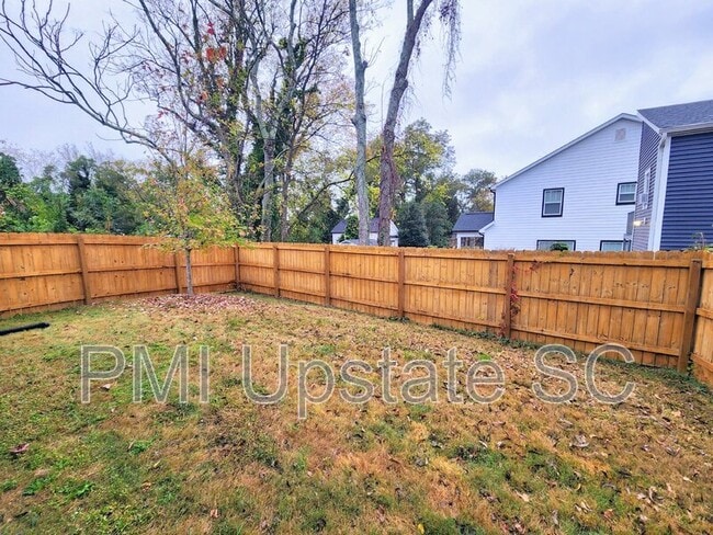 Building Photo - 6 Dean St