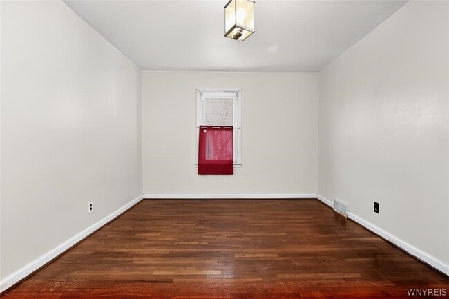 Building Photo - 420 25th St