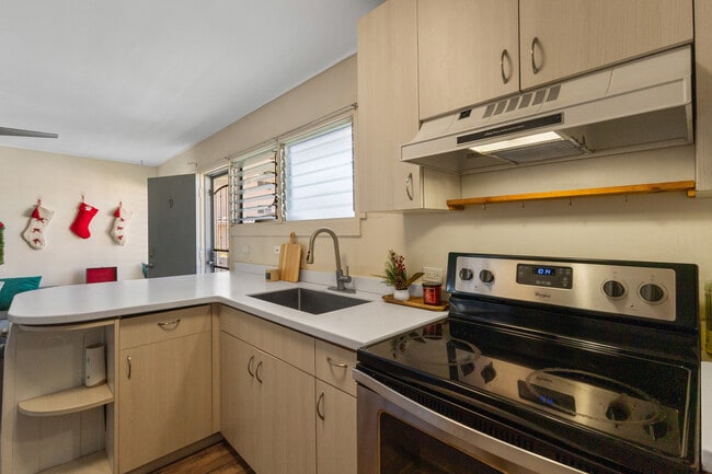 Building Photo - 1707 Anapuni St