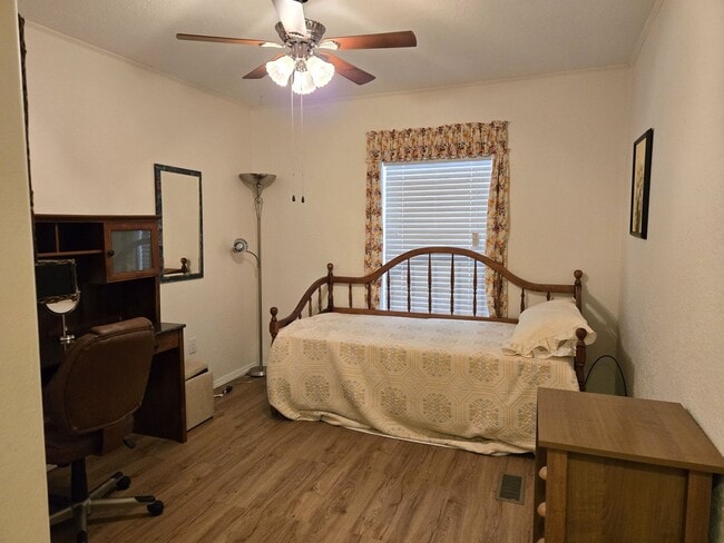 Building Photo - Spacious Home Near Mechem