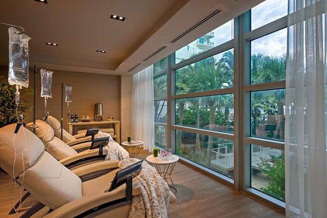 Building Photo - 3100 N Ocean Dr