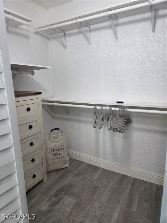 Building Photo - 22161 Tallwood Ct