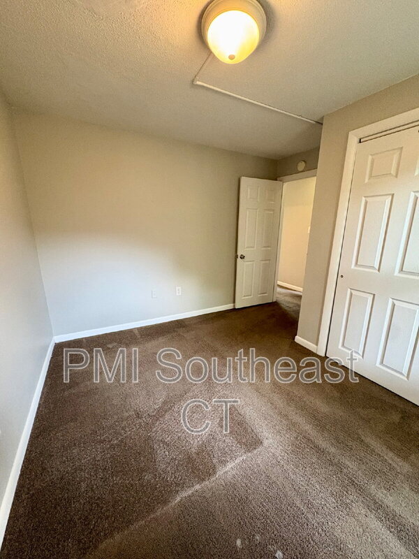 Building Photo - 54 Hempstead St