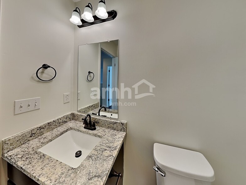 Building Photo - 109 Sandburg Dr