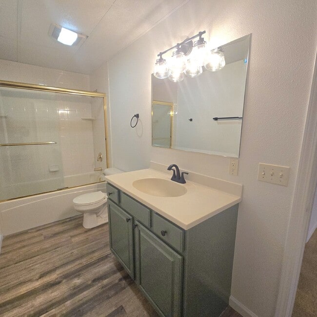 Building Photo - Remodeled 3 bedroom, 2 bathroom, 2 car garage + shop