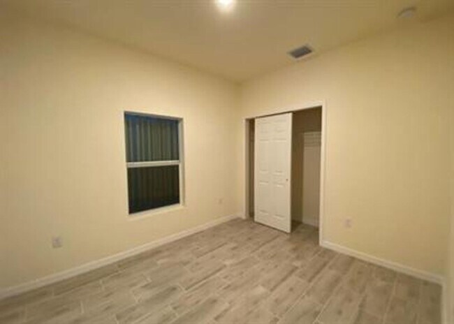 Building Photo - 1114 Albert Ave