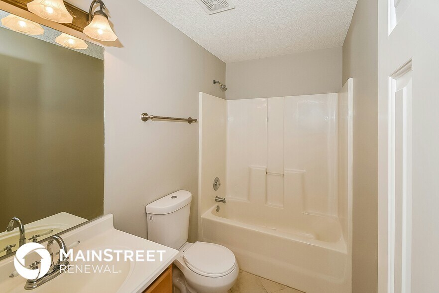 Building Photo - 200 Teak Ln