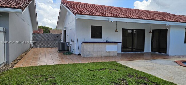 Building Photo - 14765 Kendale Lakes Blvd