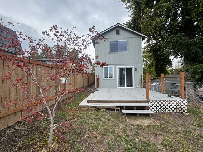 Building Photo - 2009 E 38th St