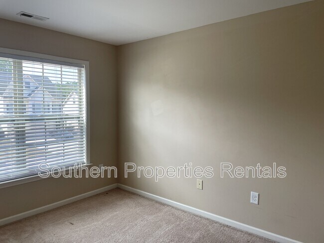 Building Photo - 42 Expedition Dr