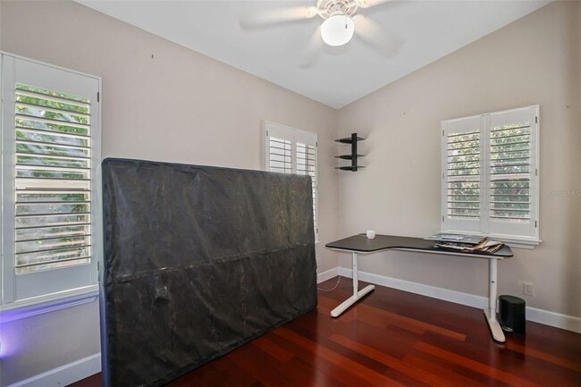 Building Photo - 632 Charles Ct S