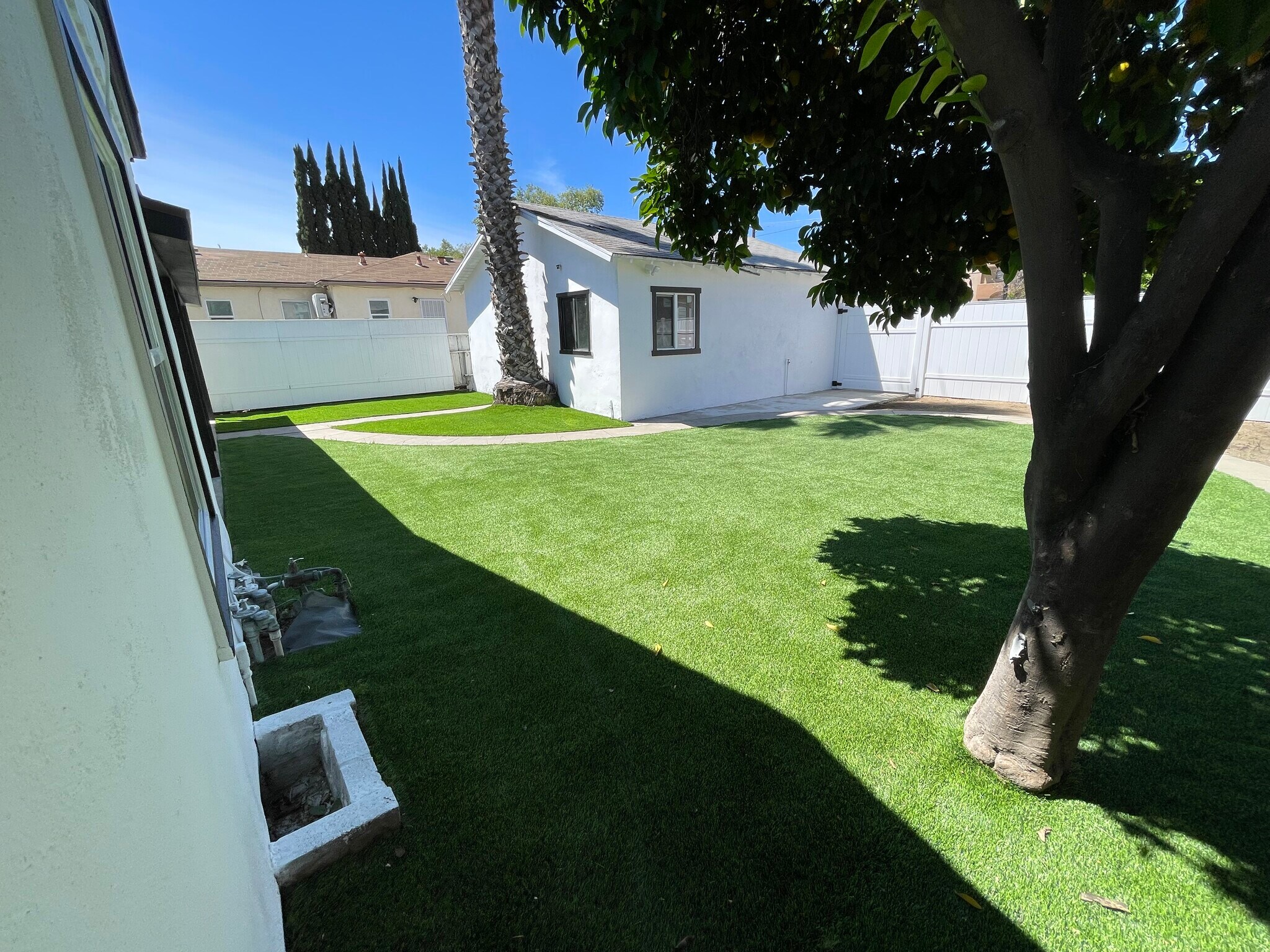 Building Photo - 340 W Alameda Ave