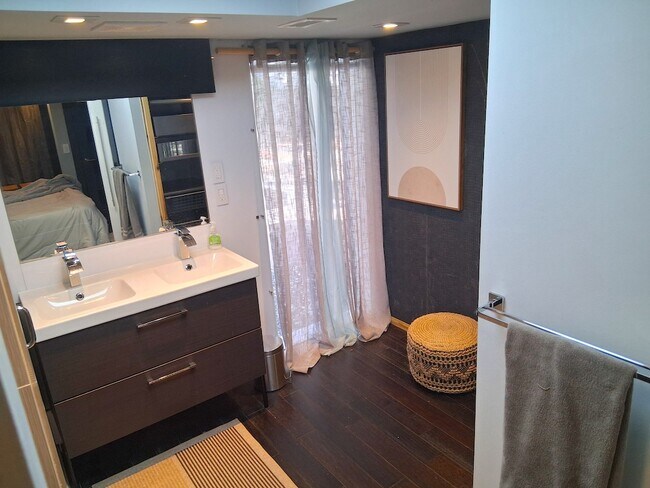 Building Photo - 603 38th St W