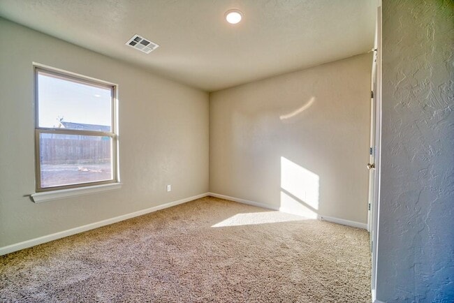 Building Photo - 1530 S 7th St